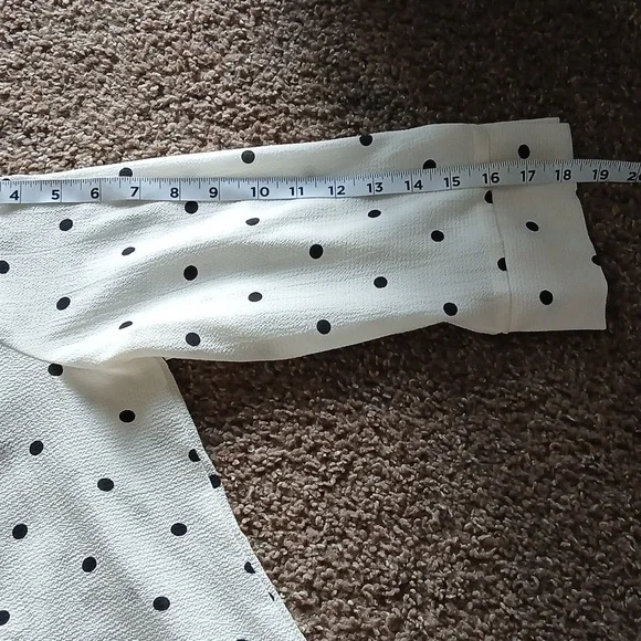 Fever women's slit collar polka dot quarter sleeve blouse size large - Picture 13 of 13